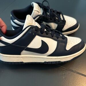Nike Women's Sneakers - Navy and White